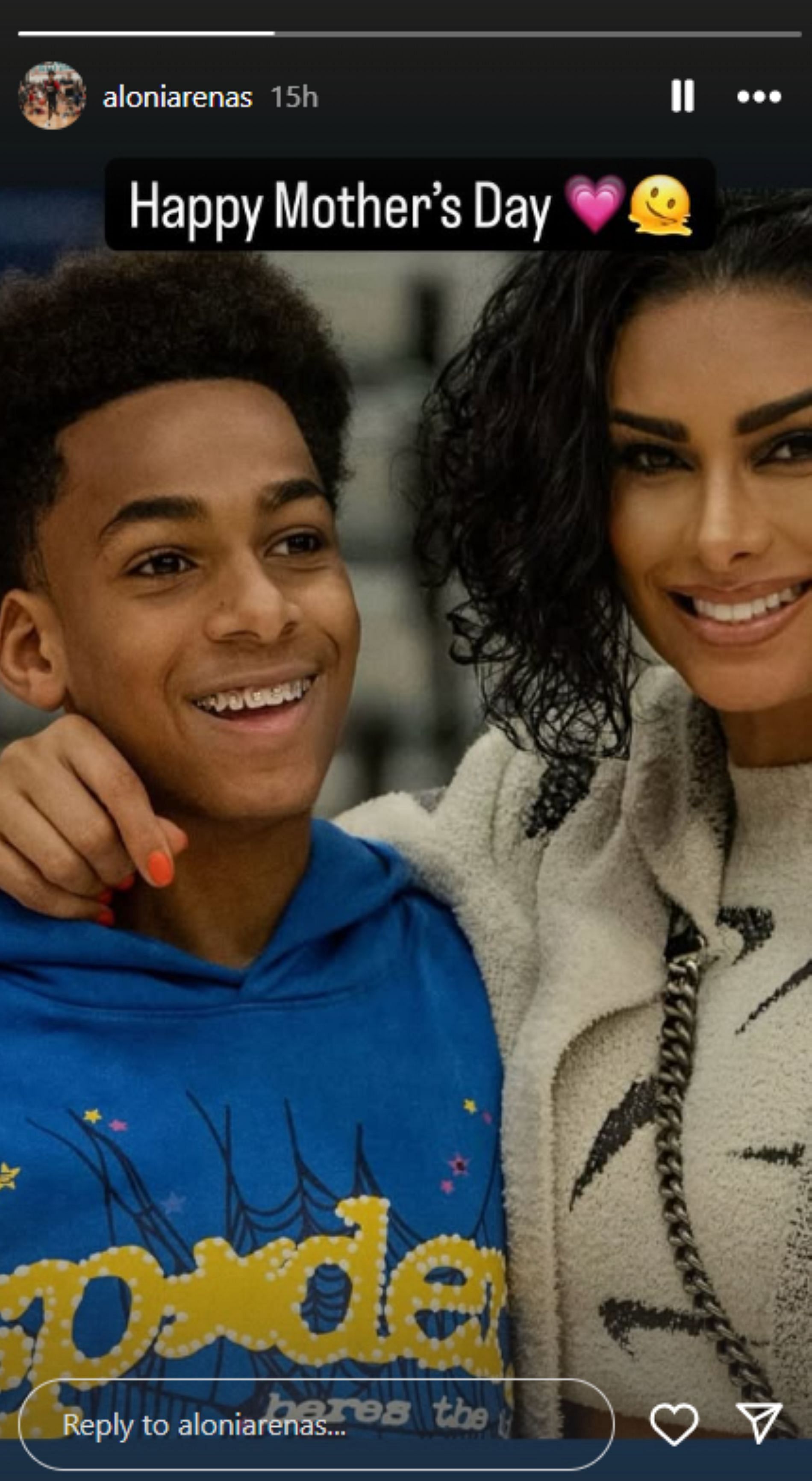 Aloni Arenas also shares a wholesome Mother's Day photo (Image: IG/ Aloni Arenas)